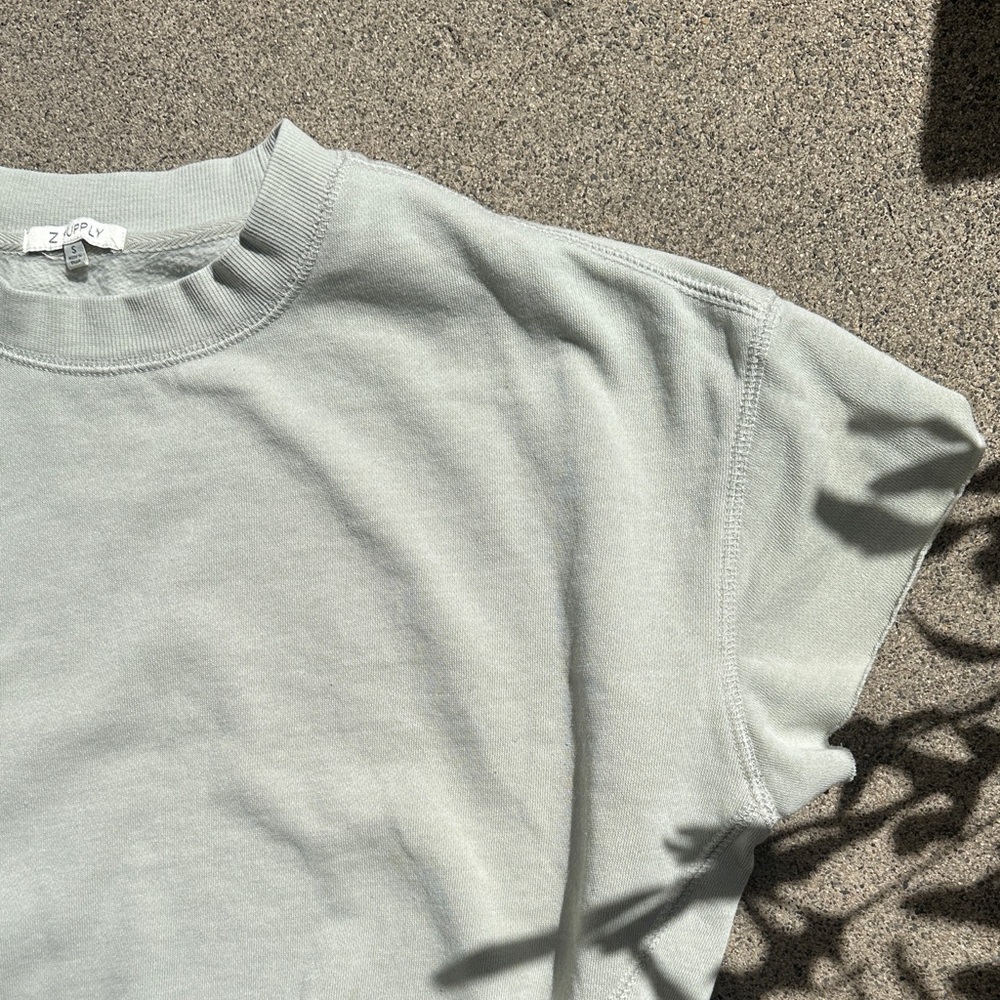 Z Supply Women's Cropped Fleece Top - Picture 3 of 4
